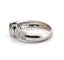 Bague 57 Bague en or blanc avec émeraude et diamants 58 Facettes