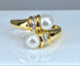 Bague 59 Bague en or jaune, 2 perles et 6 diamants 58 Facettes AB382