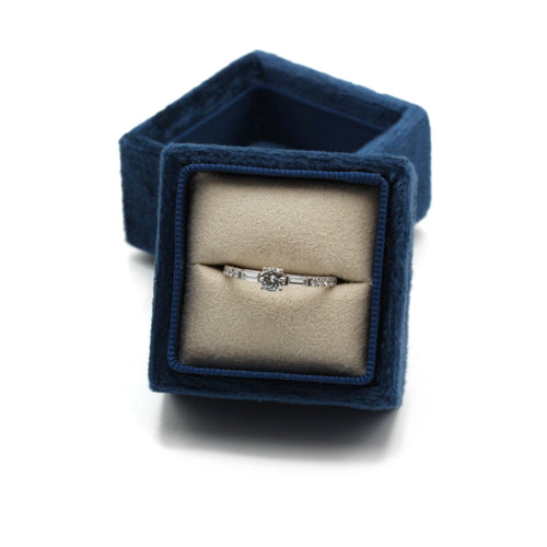 Bague 53.5 Bague - Or blanc et diamants 58 Facettes 1121