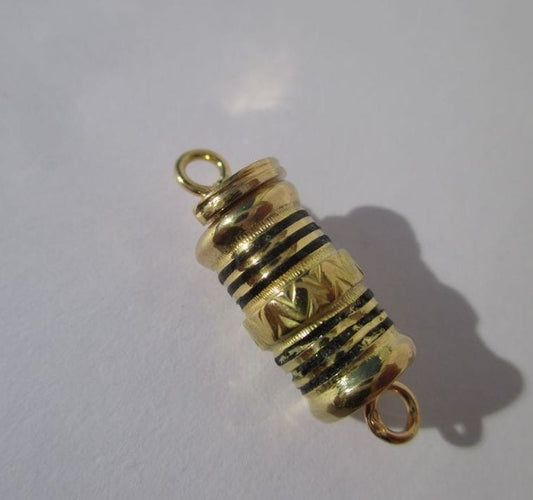 Fermoir cylindrique godronné émaillé 58 Facettes