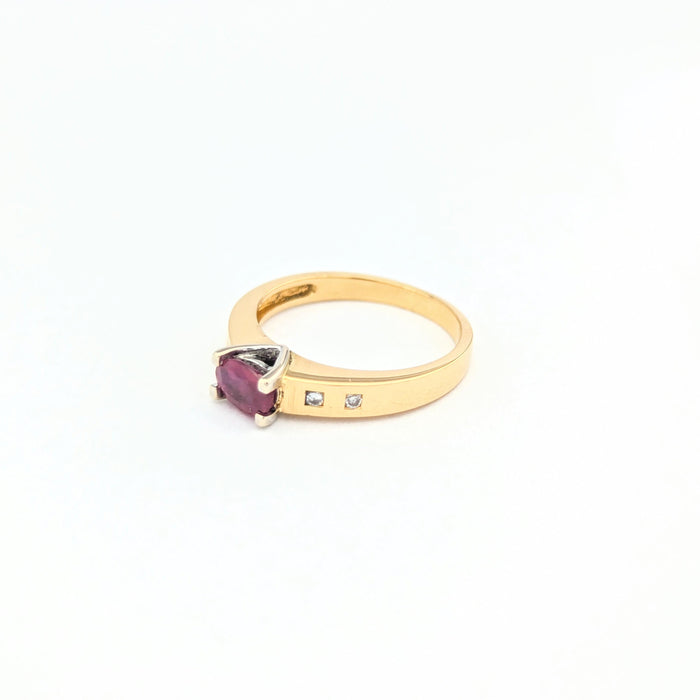 Yellow gold, ruby, diamond ring