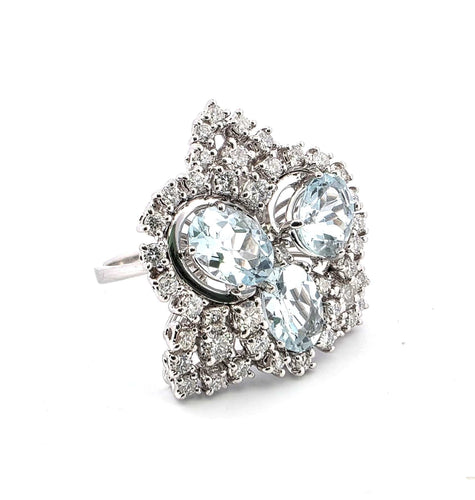 Bague 57 Bague vintage en or blanc avec aigue-marine et diamants 58 Facettes