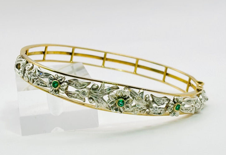 Bracelet Bracelet en or jaune orné de motifs floraux en argent, émeraudes et diamants 58 Facettes 50319
