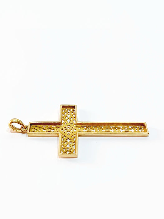 Pendentif Pendentif - croix en or ajouré 58 Facettes