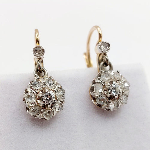 Boucles d'oreilles Dormeuses marguerite antique or 18k, platine, diamant rond et diamants taille roses (circa 1900) 58 Facettes A06360