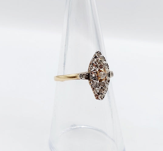 Marquise ring van geelgoud, Platina en diamanten (circa 1900) 