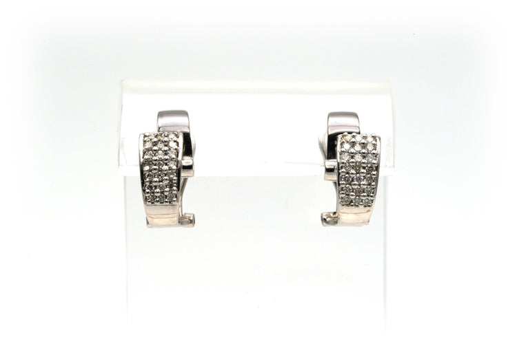 Boucles d'oreilles Boucles d'oreilles en or blanc serties de diamants 58 Facettes 18806