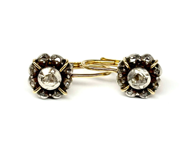 Boucles d'oreilles Boucles d'oreilles en or jaune et argent 916, serties de diamants taille rose, datant du début du XXe siècle. 58 Facettes E18