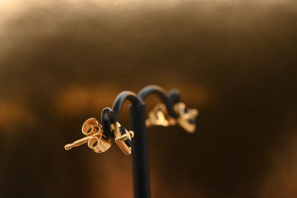 18 Carat Gold Princess Cut Blue Sapphire Earrings