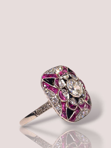 Bague Bague Art Déco vintage en platine avec diamants, rubis et onyx 58 Facettes 1112094