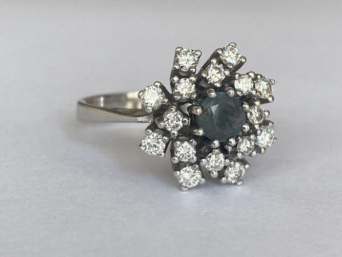 Bague 52.5 Bague en or blanc avec alexandrite naturelle certifiée ALGT de 0,60 ct et diamants 58 Facettes