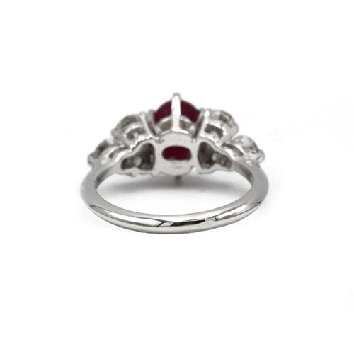 Bague 46 Bague en or blanc, rubis & diamants 58 Facettes 250240R
