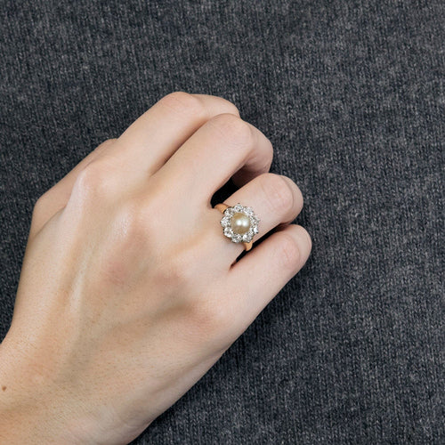 Bague 50 Bague Pompadour ancienne sertie d'une perle et de diamants en or et platine. 58 Facettes
