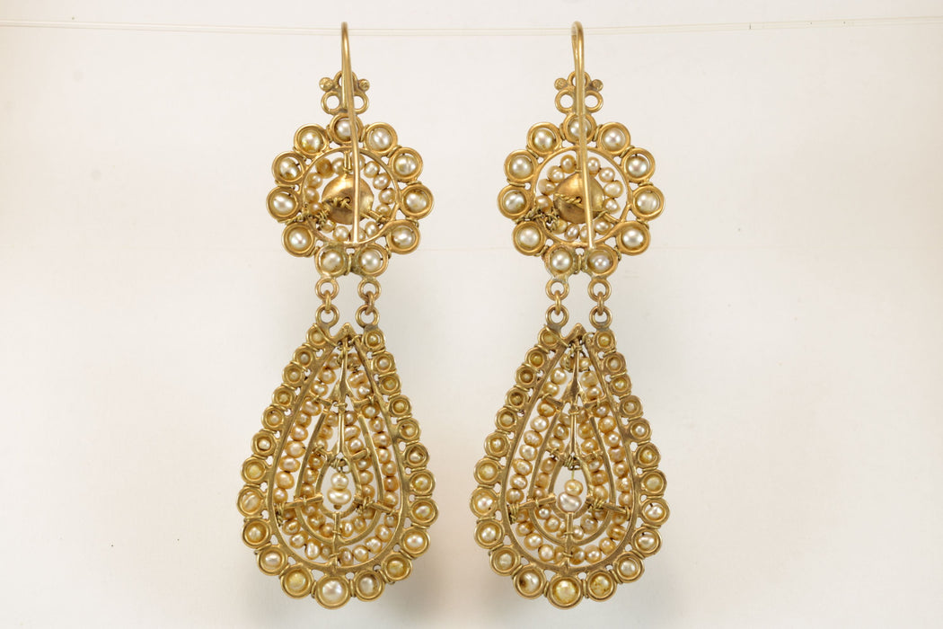 Pendientes de oro con perlas antiguas