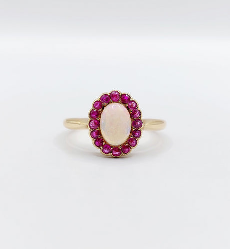 Bague 51 Bague marguerite antique or cabochon d'opale et rubis 58 Facettes A04407