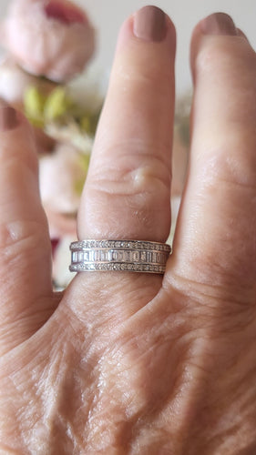 Bague 56 Alliance bague en or blanc sertie de diamants 58 Facettes