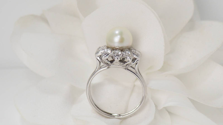 Bague 51 Bague vintage en or blanc, perle de culture et diamants 58 Facettes 32084