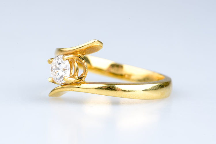 Bague 56 Bague solitaire en or jaune, diamant rond brillant 0,50 ct 58 Facettes 312169-107