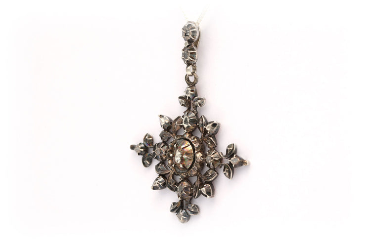 Pendentif Pendentif en or jaune et argent serti de diamants 58 Facettes B550