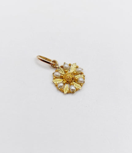 Pendentif Pendentif fleur antique en or 18k et perles (circa 1900) 58 Facettes A06540