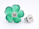 Boucles d'oreilles Boucles d'oreilles en or blanc 0,18 carat avec fleur précieuse verte et gros diamants 58 Facettes 2258