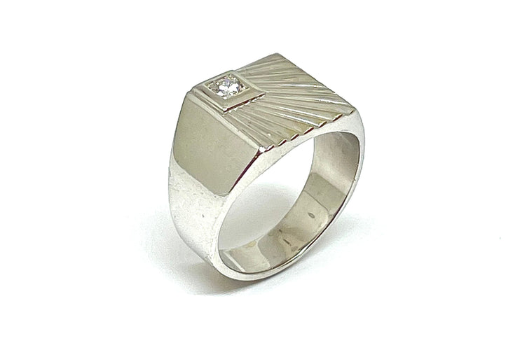 Bague 61 Chevalière homme vintage en or blanc 18 carats et diamants 58 Facettes