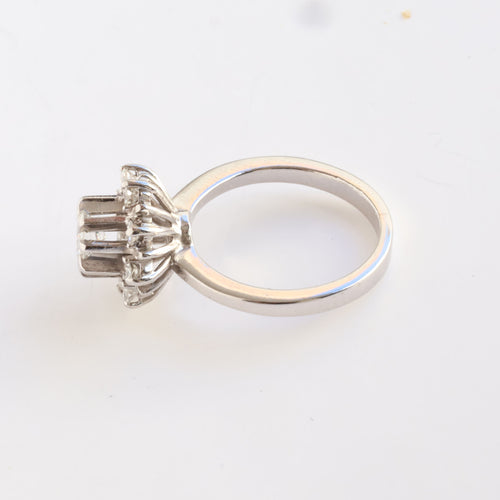 Vintage-tyylinen valkokultainen ruusukerengas timanteilla 