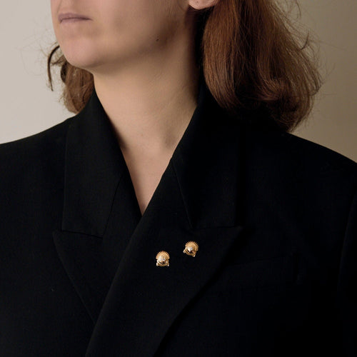 Cartier Paris & SHELL - Pin's en or jaune et diamants 58 Facettes MTB1331X2