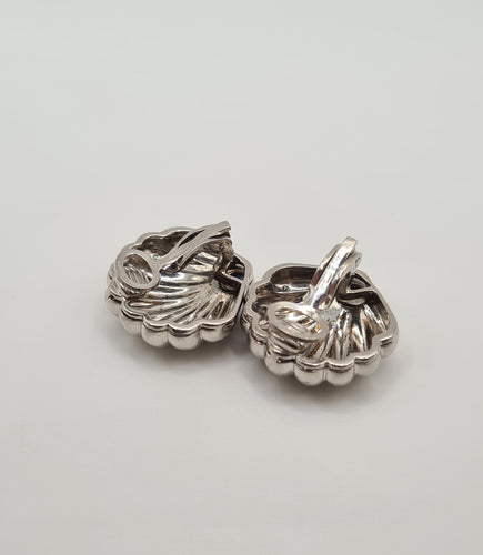 Boucles d'oreilles Boucles d’oreilles coquillages or blanc serties de diamants et saphirs 58 Facettes