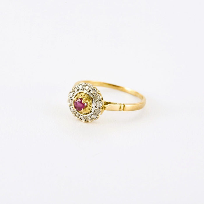 Bague 53 Bague marguerite ancienne rubis diamants en or jaune 58 Facettes