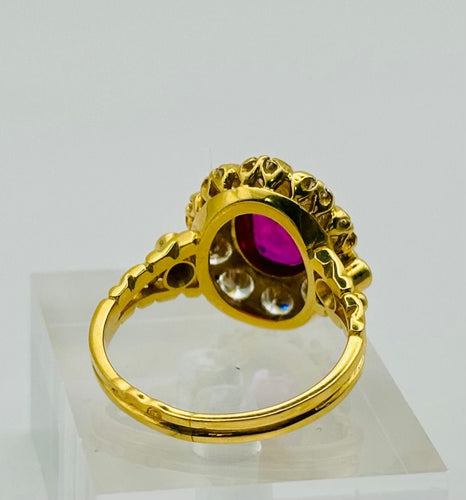 Bague 56 Bague en or jaune avec rubis et diamants 58 Facettes 50236