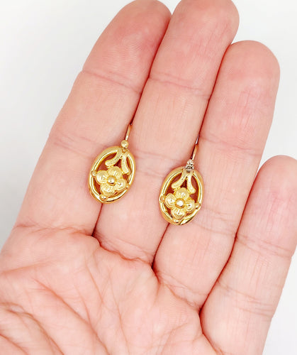 Boucles d'oreilles Dormeuses victoriennes or fleurs (circa 1890) poissardes 58 Facettes A06257