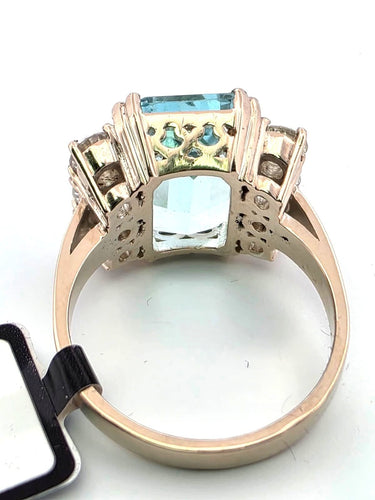 Bague 54 Bague en or blanc avec aigue-marine et diamants 58 Facettes