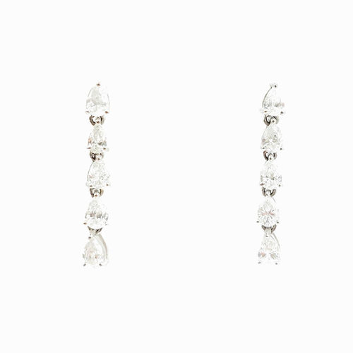 Boucles d'oreilles Boucles d'oreilles "Essentia" - diamants poires et or blanc 58 Facettes 215