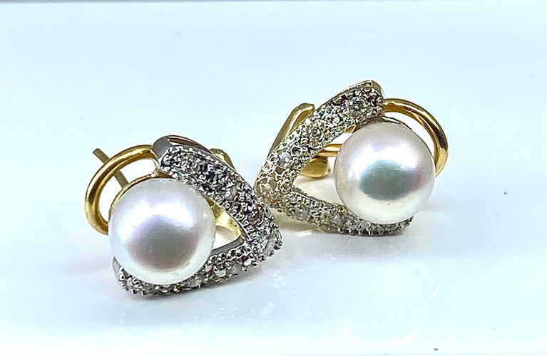 Žluté zlato, umělá perla, diamantové náušnice