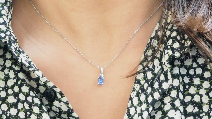 Collier Collier en or blanc, tanzanite et diamants 58 Facettes 32628