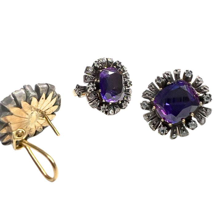set of ring and earrings in gold and silver with sapphires