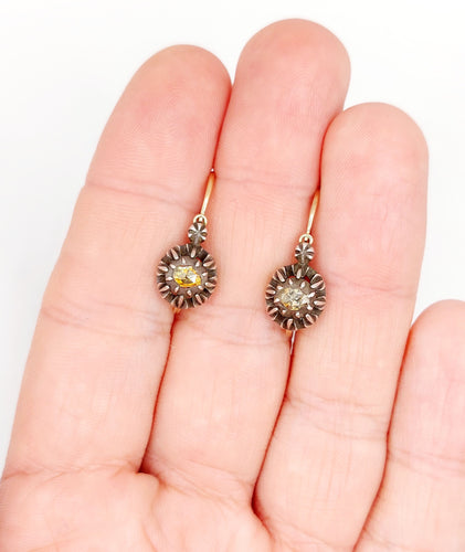 耳钉 18k玫瑰金维多利亚风格，银和玫瑰式切割钻石镶嵌于金箔上（约1870年） 