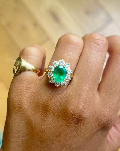 Bague 52 Bague Marguerite en or jaune, émeraude et diamants 58 Facettes