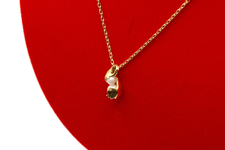 Pendentif Pendentif moderne or jaune et perles 58 Facettes 240385