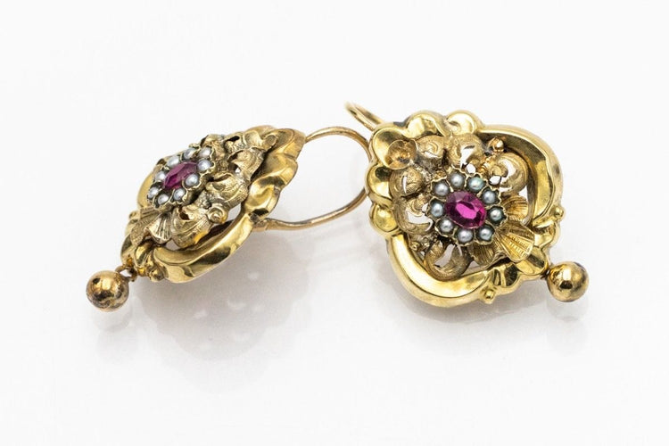 Boucles d'oreilles Boucles d'oreilles pendantes en or jaune Biedermeier 58 Facettes 10842