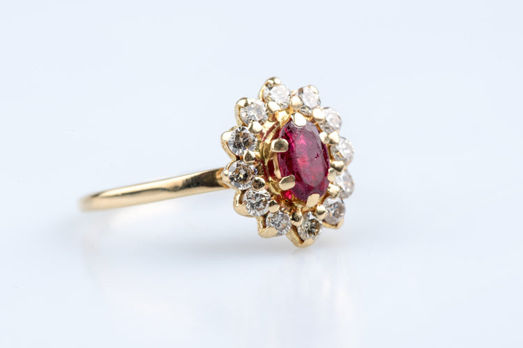 Bague 56 Bague or jaune, rubis et diamants  – 1,09 ct de rubis & 0,25 ct de diamants 58 Facettes BG-1400055-107