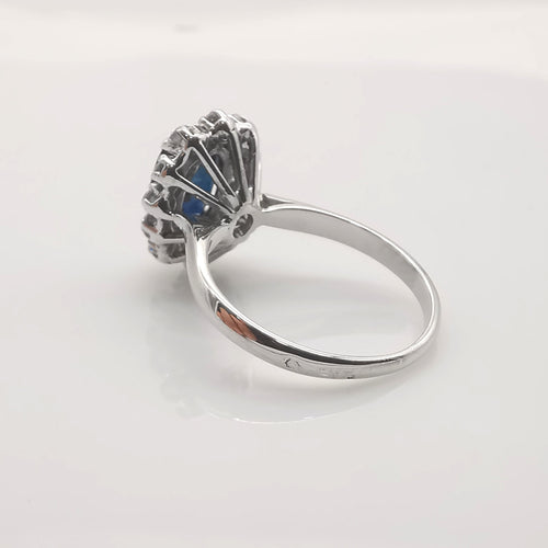 Bague 52 Bague en or saphir et diamants 58 Facettes