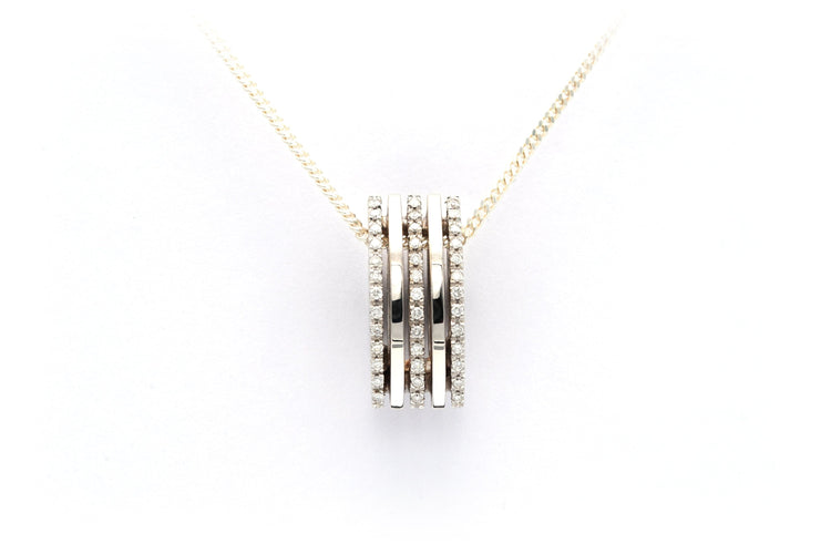 Pendentif Pendentif contemporain en or blanc serti de diamants 58 Facettes B573