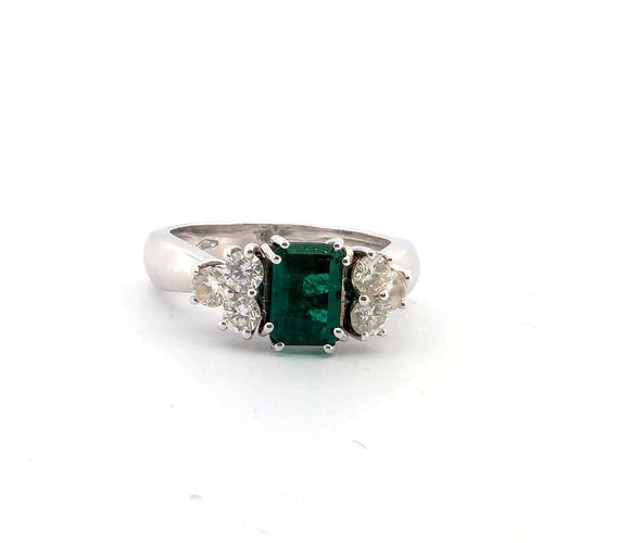 Bague 54 Bague en or blanc avec émeraude et diamants 58 Facettes