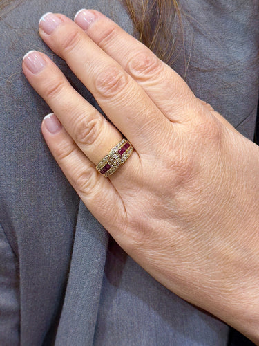 Bague 52 Bague or jaune rubis et diamants 58 Facettes