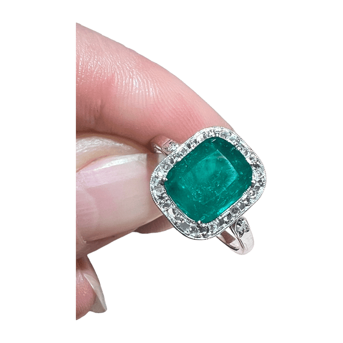 Ring Art Deco Emerald 1.60 ct diamonds