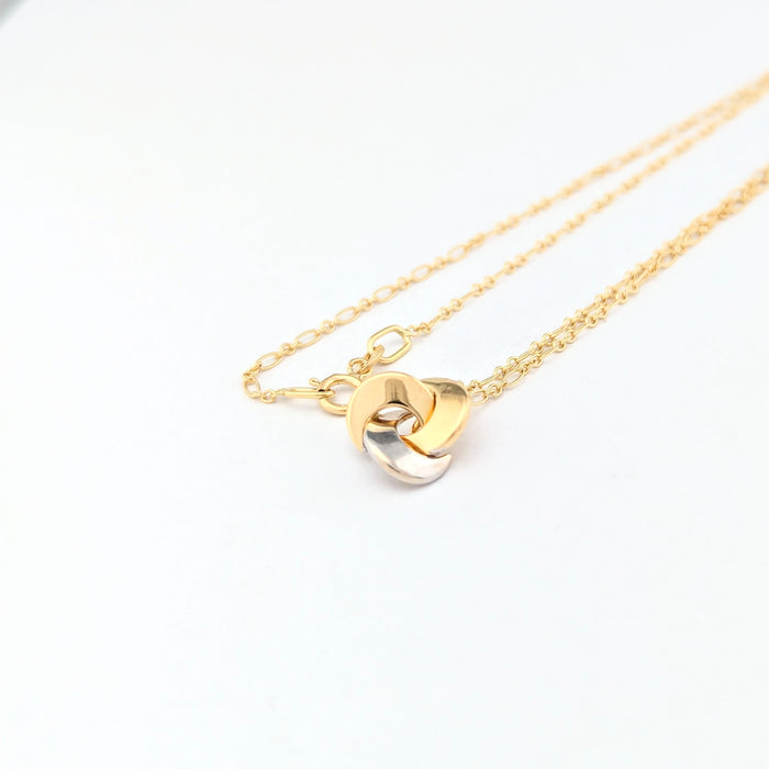 Yellow gold necklace