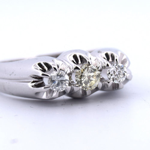 Prsten trilogie z bílého zlata a diamantů