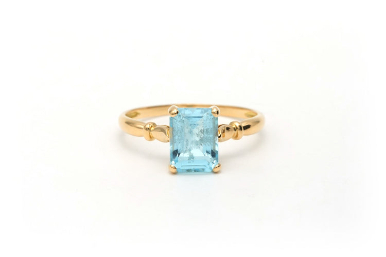 Bague 52 Bague contemporain en or jaune sertie d'une topaze 58 Facettes B566